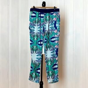 Silky and flowy TRISTAN tropical pants